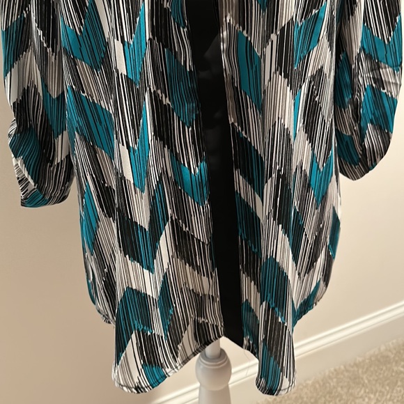 Woman’s Versona dress top - Picture 3 of 8